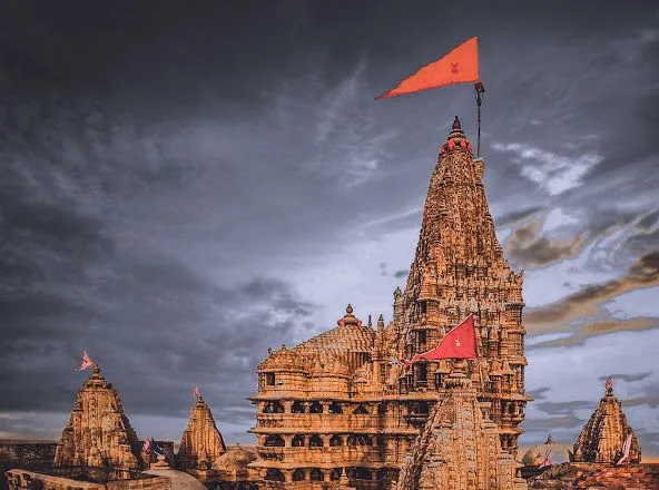 Dwarkadhish Temple 5 Best Historical Places in Gujarat